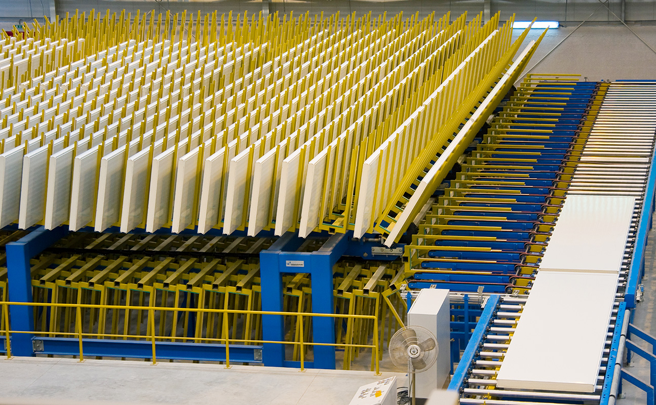 The Role of Liquid Chillers in Hydronic Insulated Panels